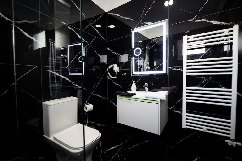 *Oasis* Best View Jacuzzi New Central Apartment Волос Екстер'єр фото